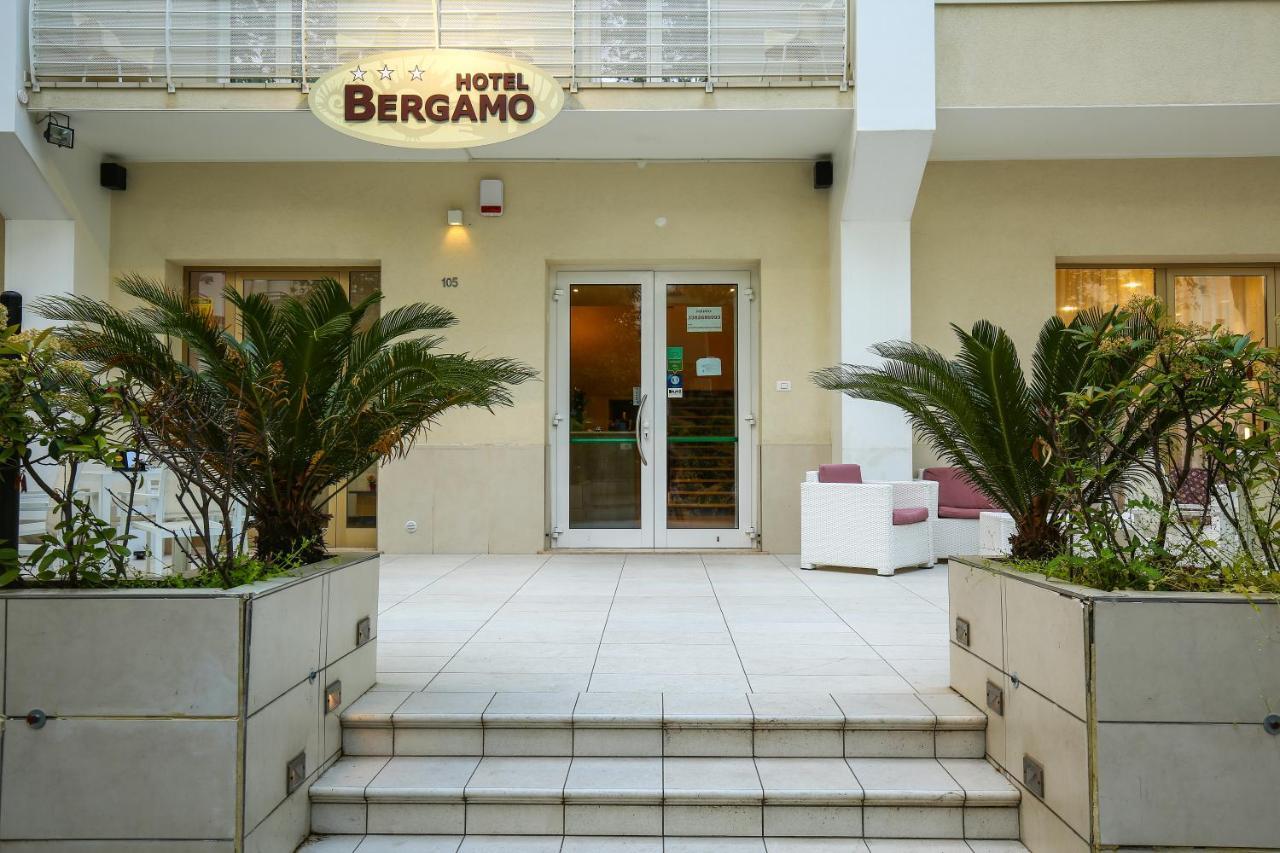 Hotel Bergamo Римини Экстерьер фото